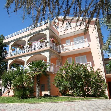 Apartments And Rooms Нивице Екстериор снимка