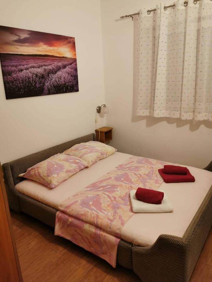 Apartments And Rooms Нивице Екстериор снимка
