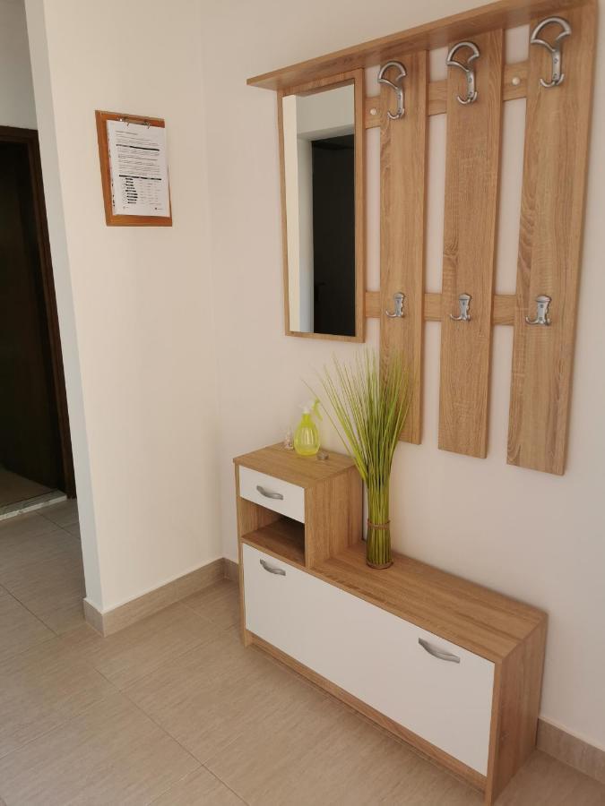 Apartments And Rooms Нивице Екстериор снимка