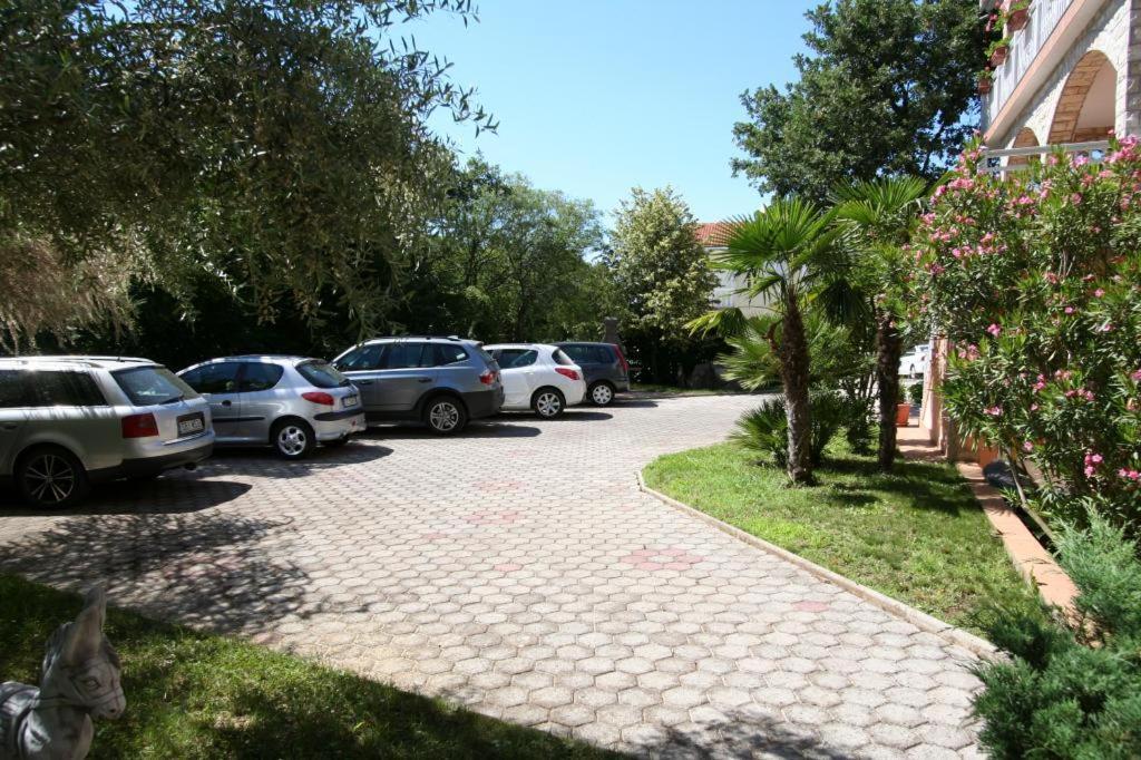 Apartments And Rooms Нивице Екстериор снимка