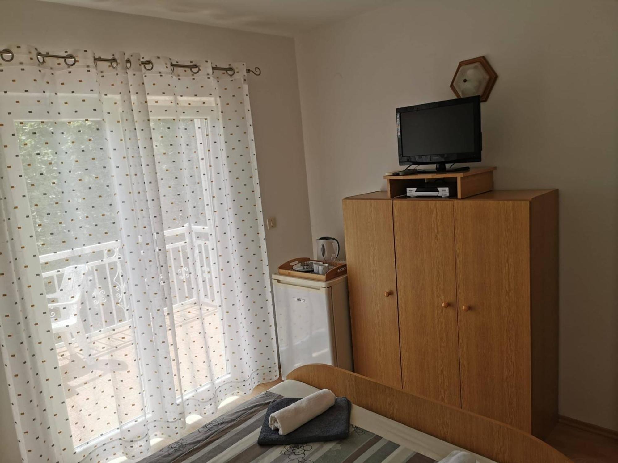 Apartments And Rooms Нивице Стая снимка