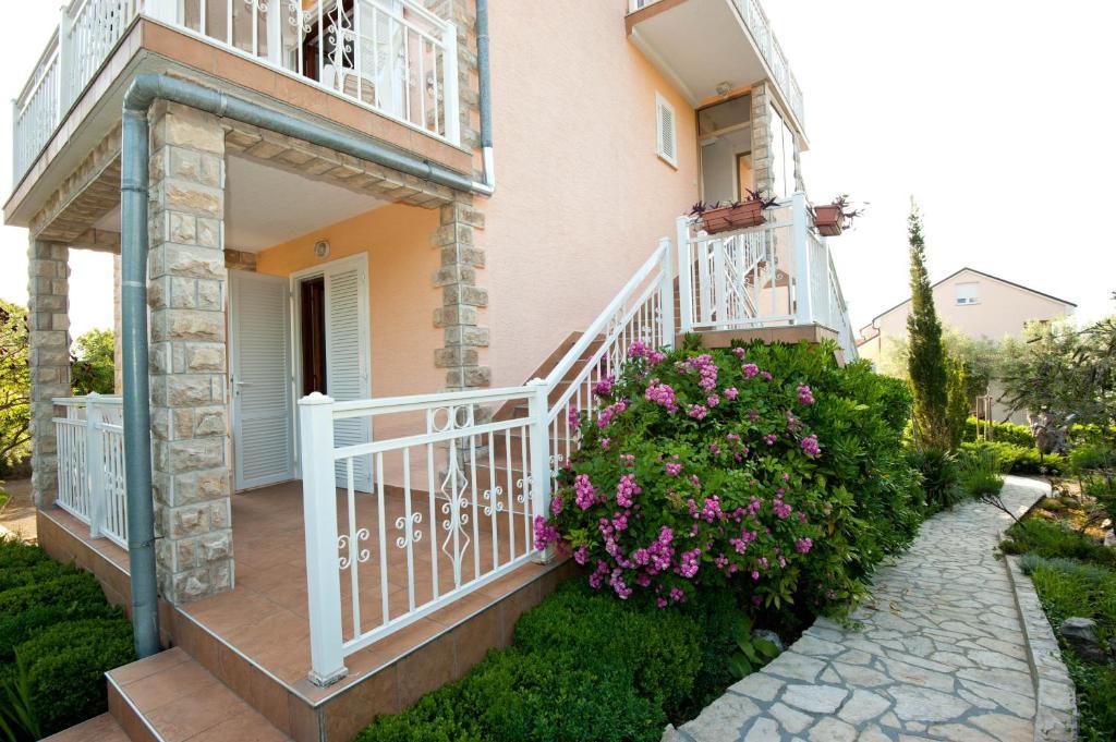Apartments And Rooms Нивице Стая снимка